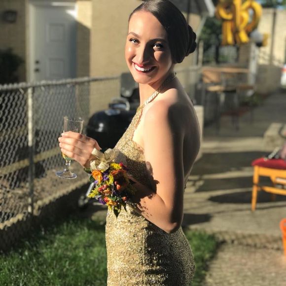 Meet your Posher, Syndie - Picture 1 of 1